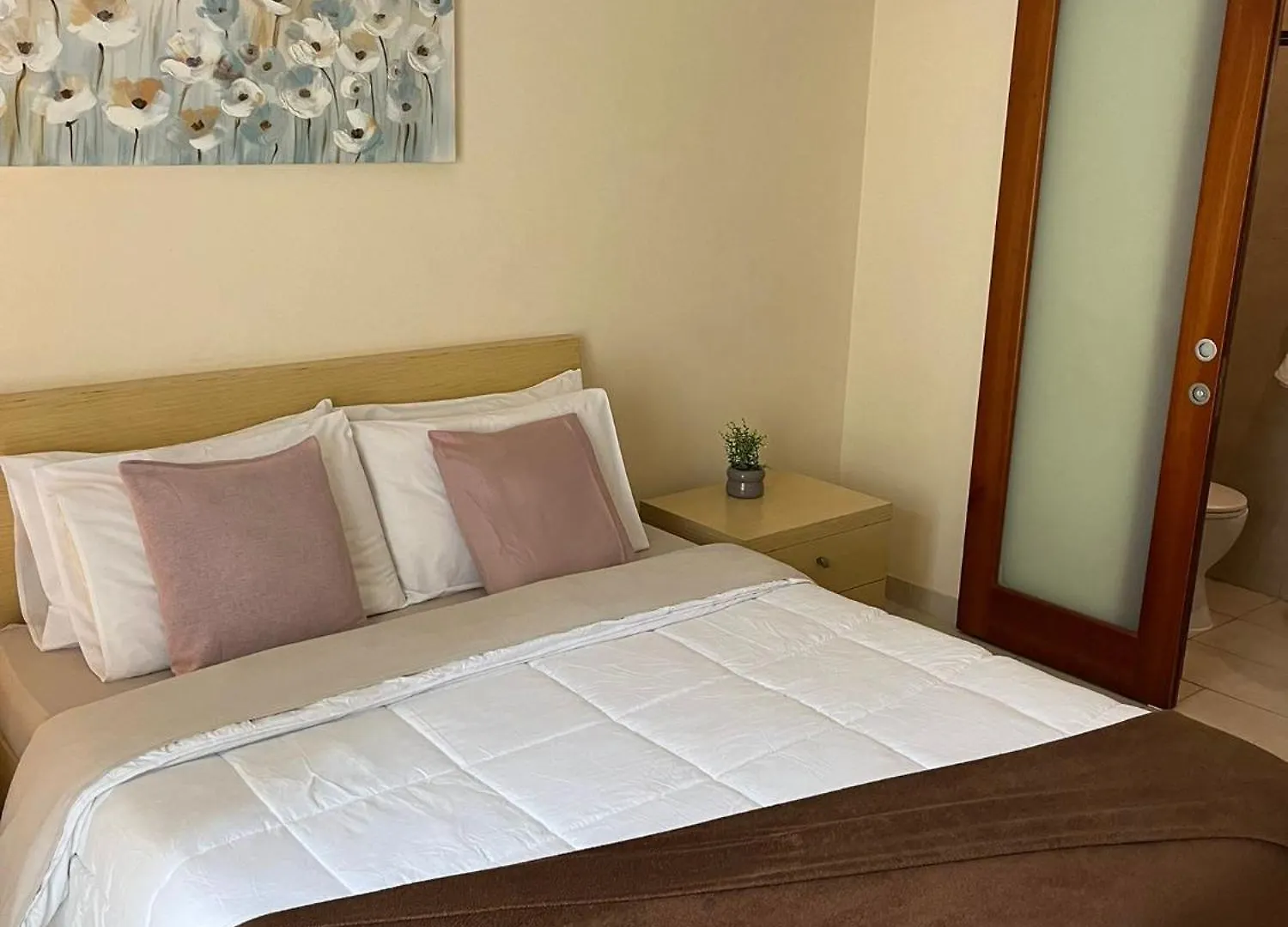 Cozy Room With Private Bathroom And Balcony Views Gzira Malta